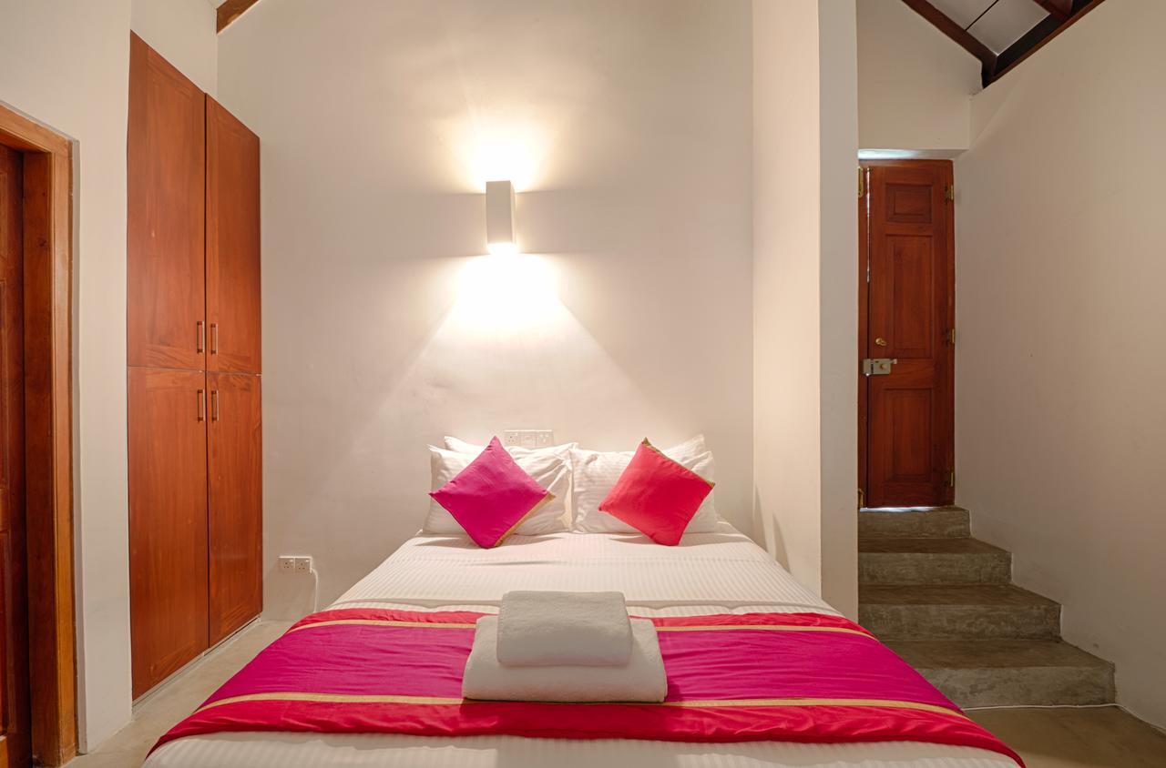 Bed and Breakfast Om Shambhala Colombo Esterno foto