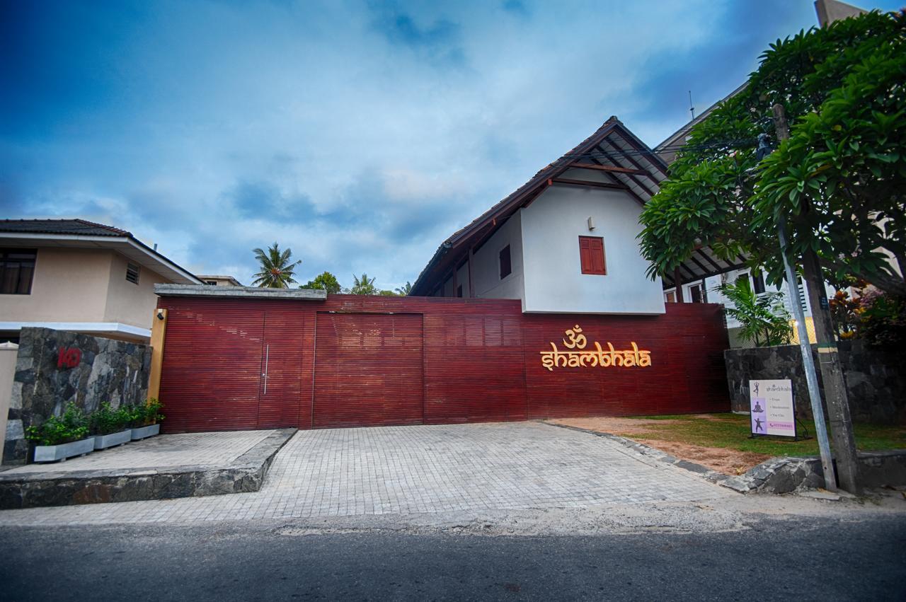 Bed and Breakfast Om Shambhala Colombo Esterno foto