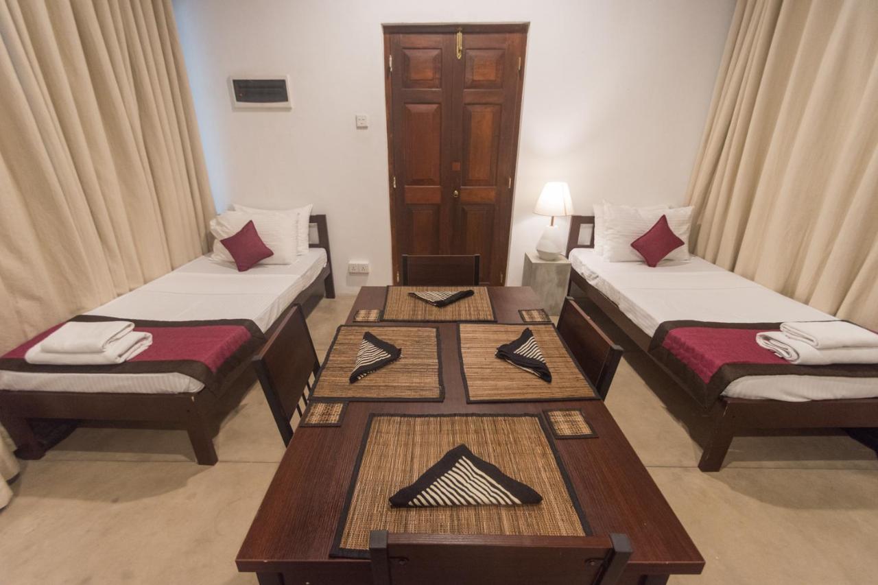Bed and Breakfast Om Shambhala Colombo Esterno foto