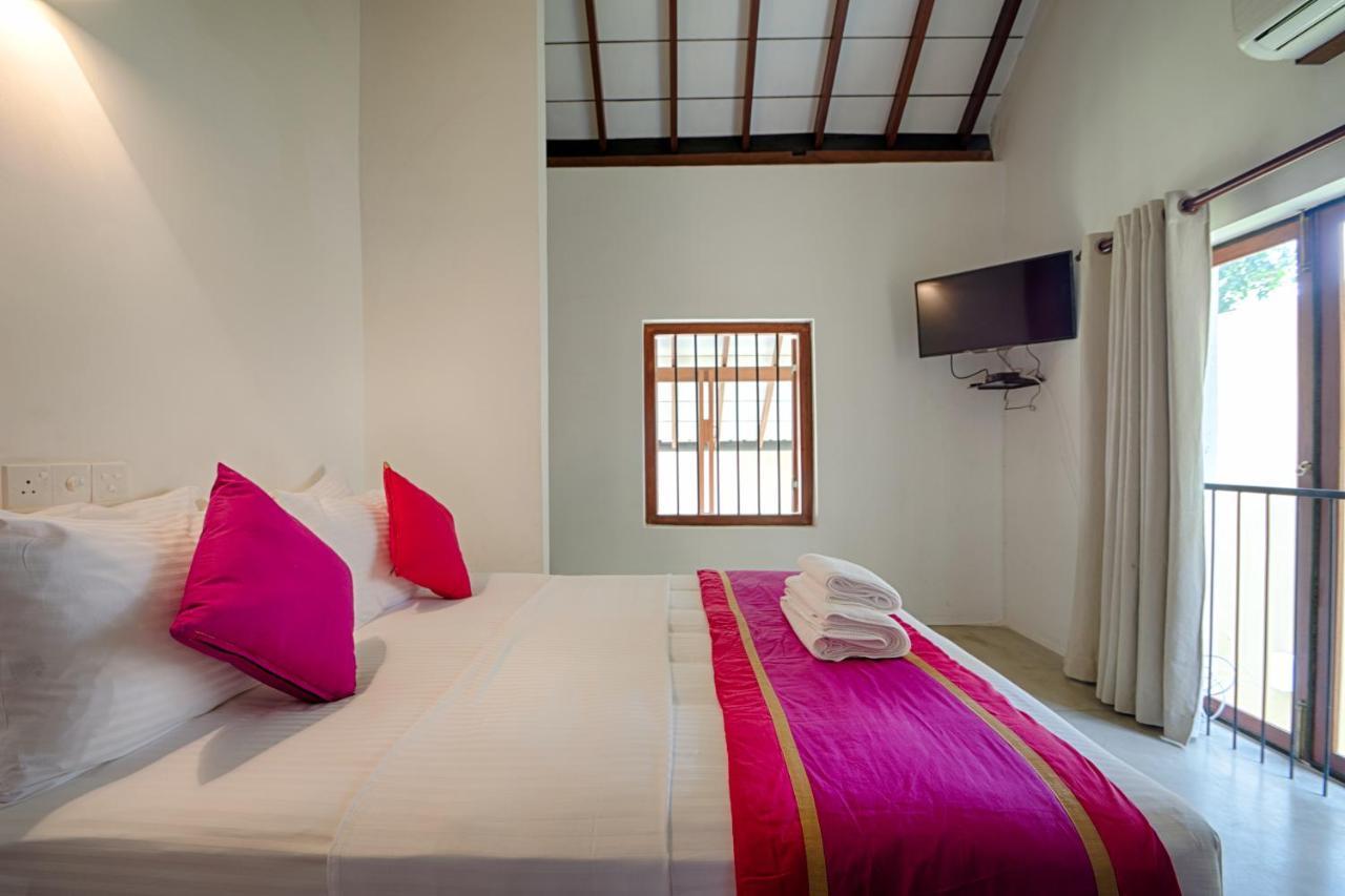 Bed and Breakfast Om Shambhala Colombo Esterno foto